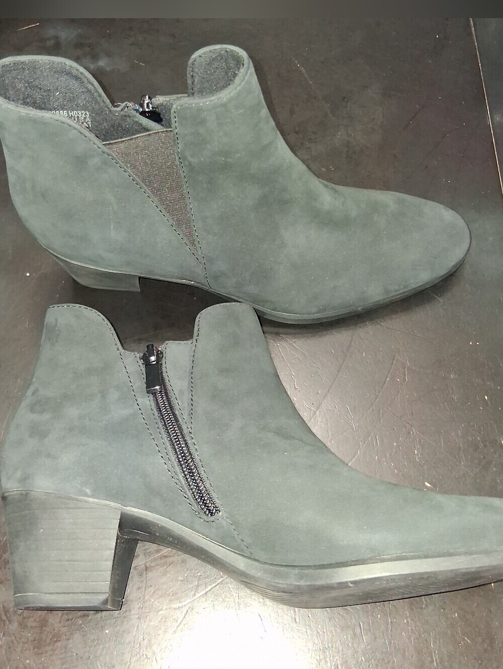 NEW Munro Jackson Suede Ankle Chelsea Boots Size 9N